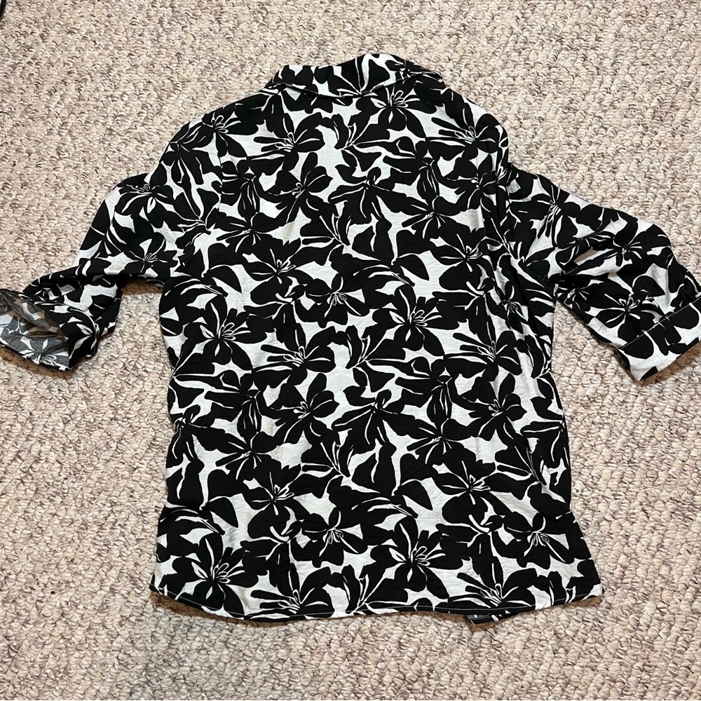 Sara Michelle Black & White Floral Button Down Shirt Blouse size large - Picture 9 of 13